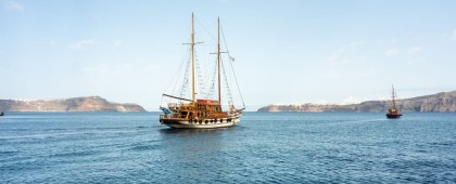 Santorini: Volcanic Islands Cruise with Hot Springs Visit